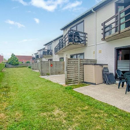 Beautiful Apartment In Bredene With Kitchen Exterior foto